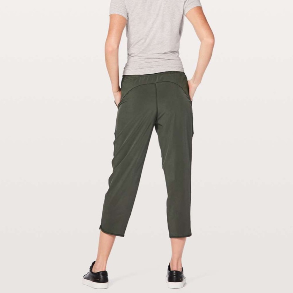 Lululemon Final Play Crop *23” Evergreen Size 6 FLAWED - Picture 2 of 11
